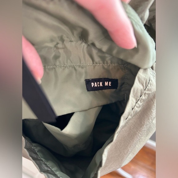 NWOT Adidas “wind rdy” hooded windbreaker legacy green size tagged xs fits small - Picture 6 of 16